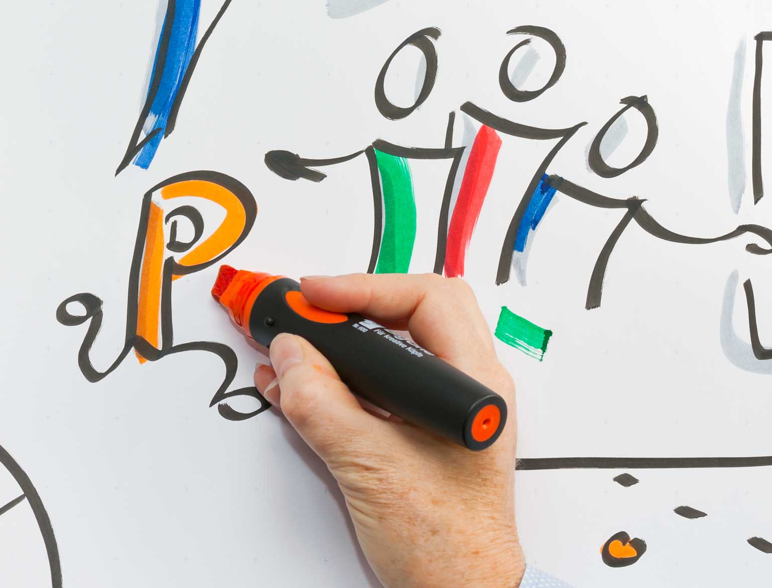 Nahaufnahme: Zeichnen mit dem Marker